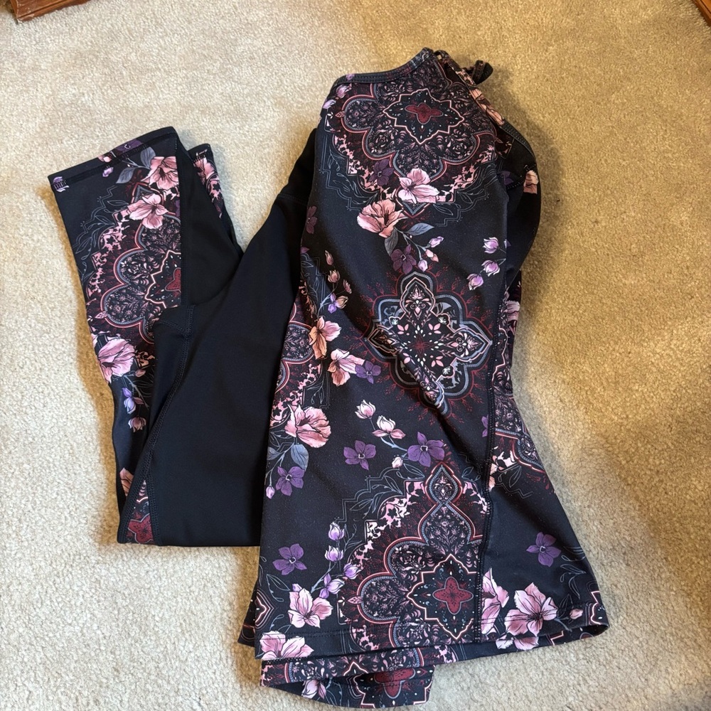 GAIAM Black and Purple Floral Matching Set